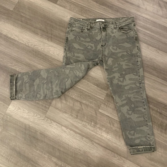 STS Blue Ellie Camouflage High Waist Crop Jeggings, 31 - Picture 6 of 8